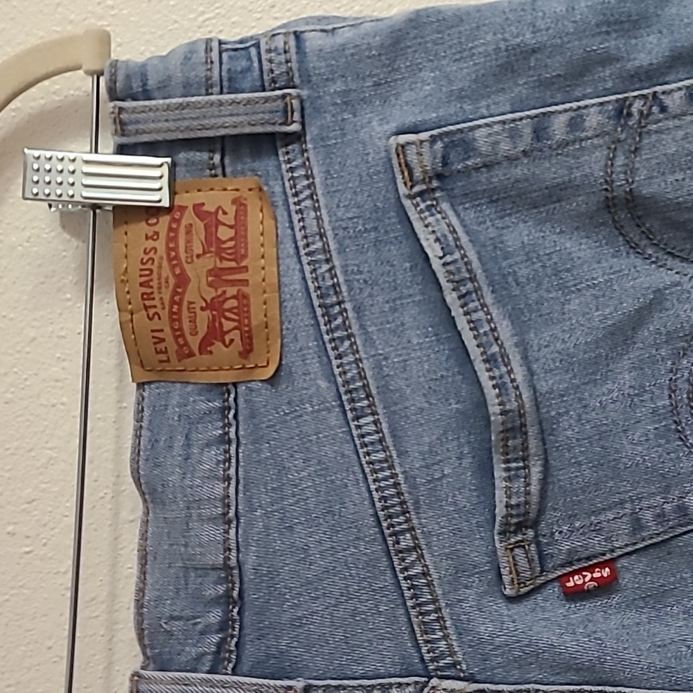 Levi's High Rise Denim Women's Jean Shorts Size 31 - Picture 4 of 4